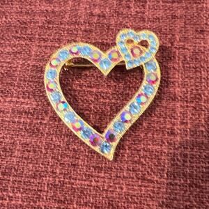 NWOT Vintage Multicolor Rhinestone Intertwined Open Hearts Brooch Pin